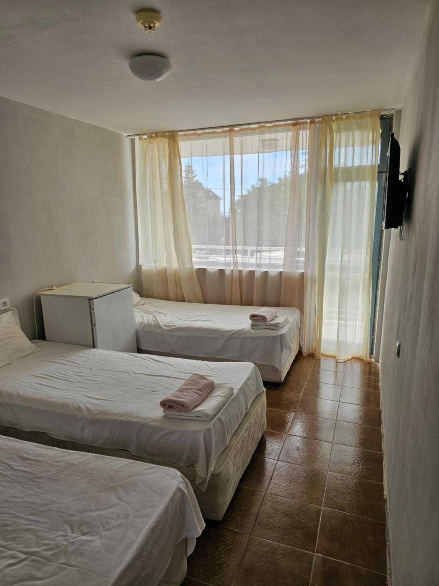 Hotel Phoenix Kranevo Bagian luar foto