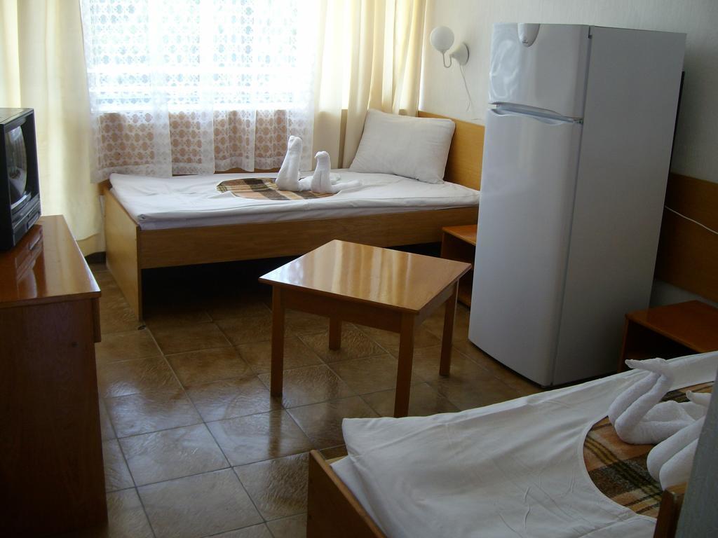 Hotel Phoenix Kranevo Bagian luar foto