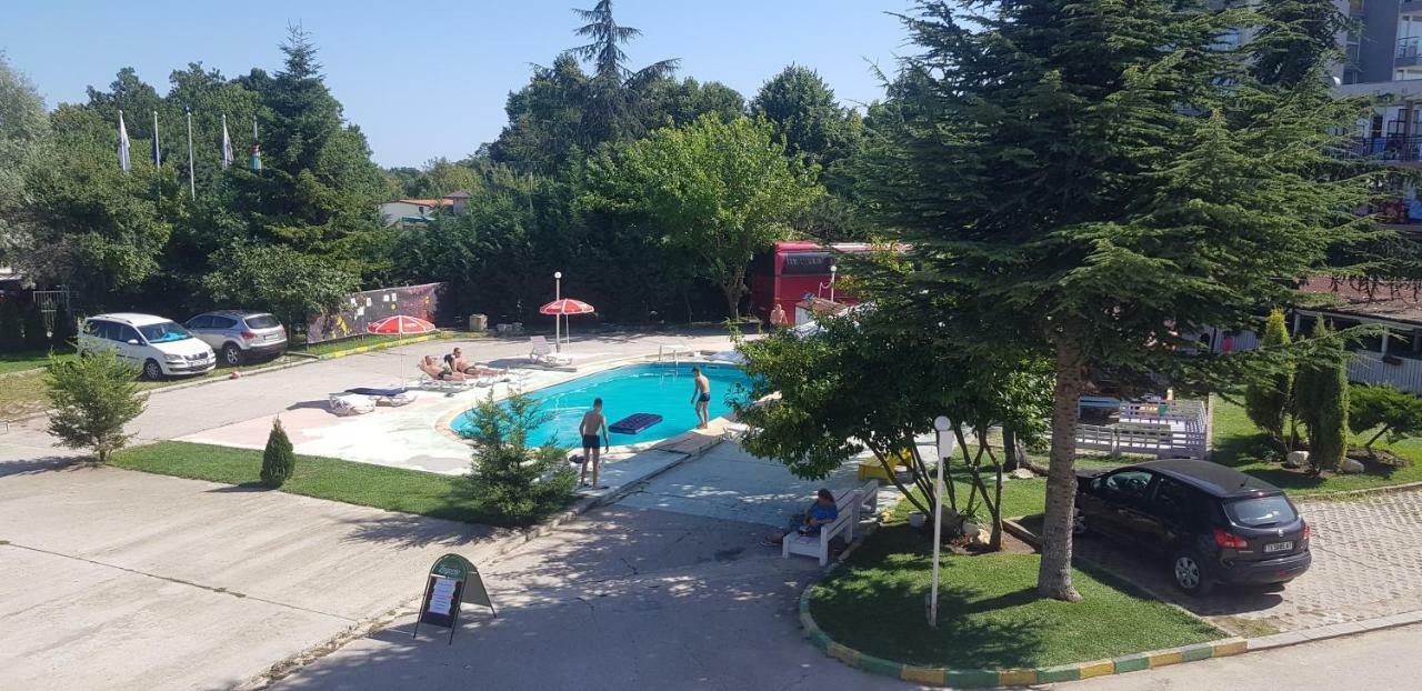 Hotel Phoenix Kranevo Bagian luar foto